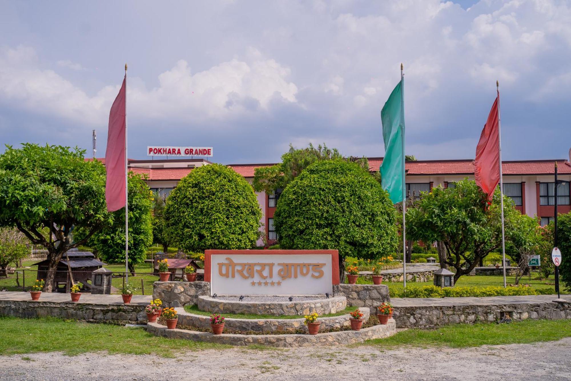 Hotel Pokhara Grande Luaran gambar